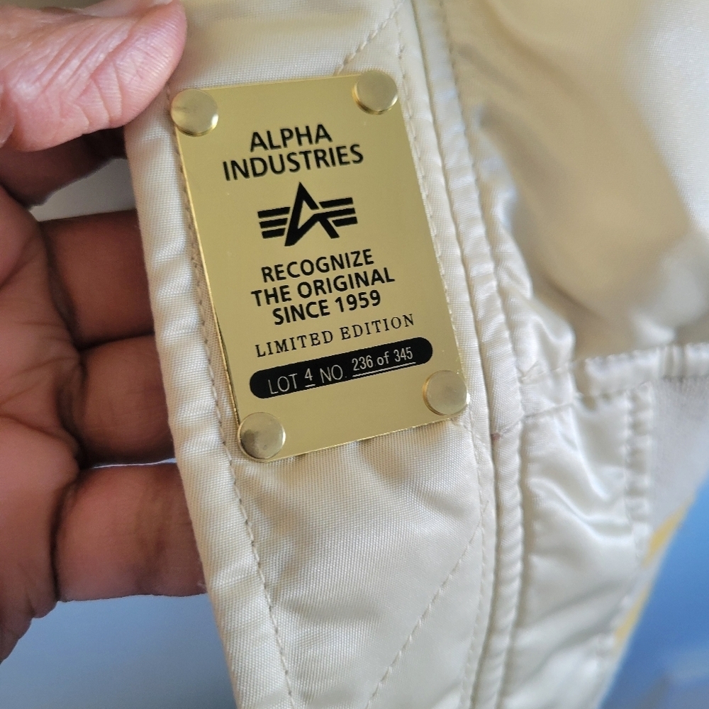 ALPHA INDUSTRIES Tiger Souvenir Limited Edition Embroidered Bomber Unisex Sz S - Picture 13 of 16